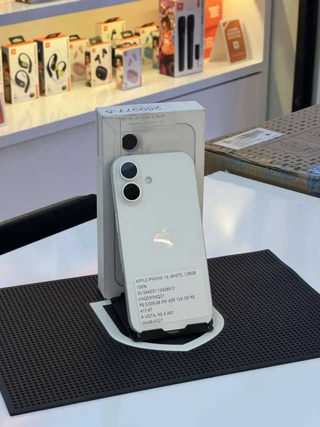 iPhone 16